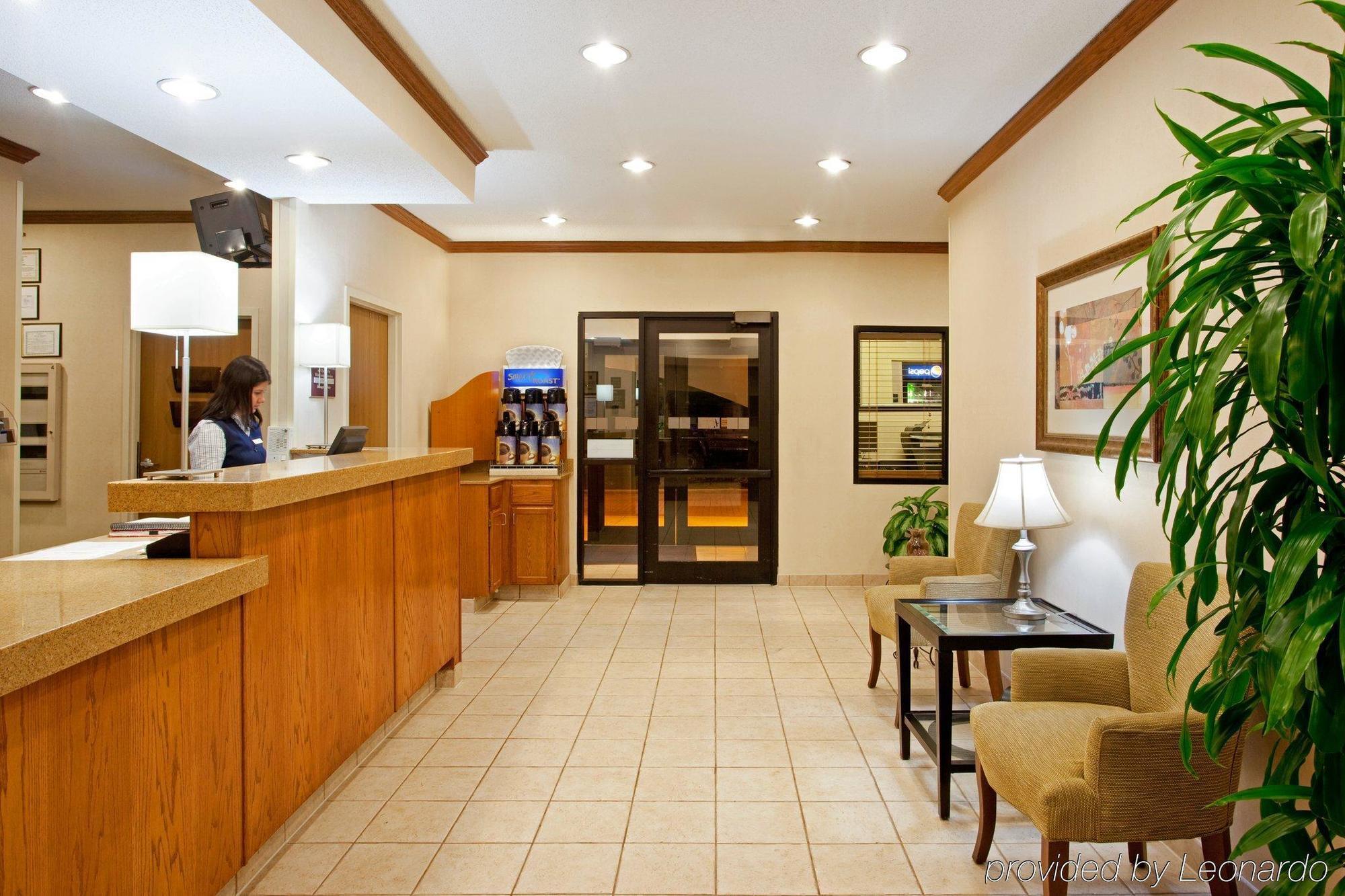 Baymont By Wyndham Merrillville Beltér fotó